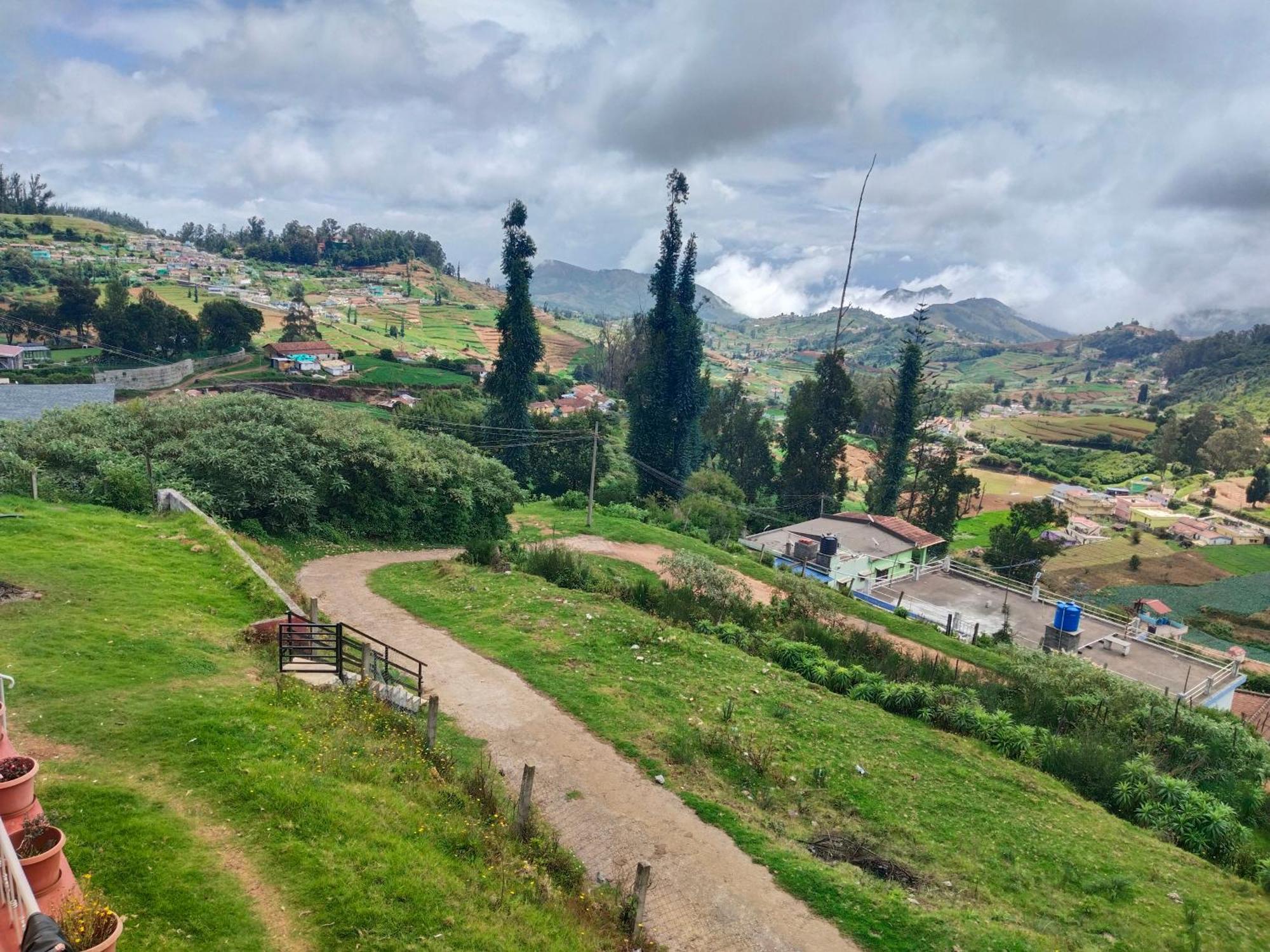 Bs Dreamz Ooty Appartement Buitenkant foto